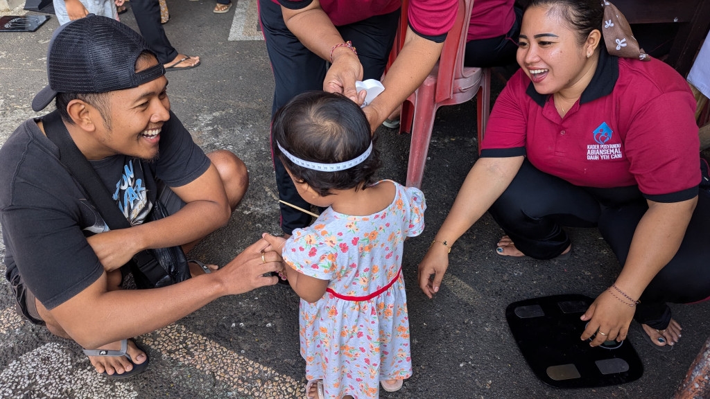 Kegiatan Posyandu Rutin di Banjar Tegal: Peningkatan Kesehatan Balita dan Lansia